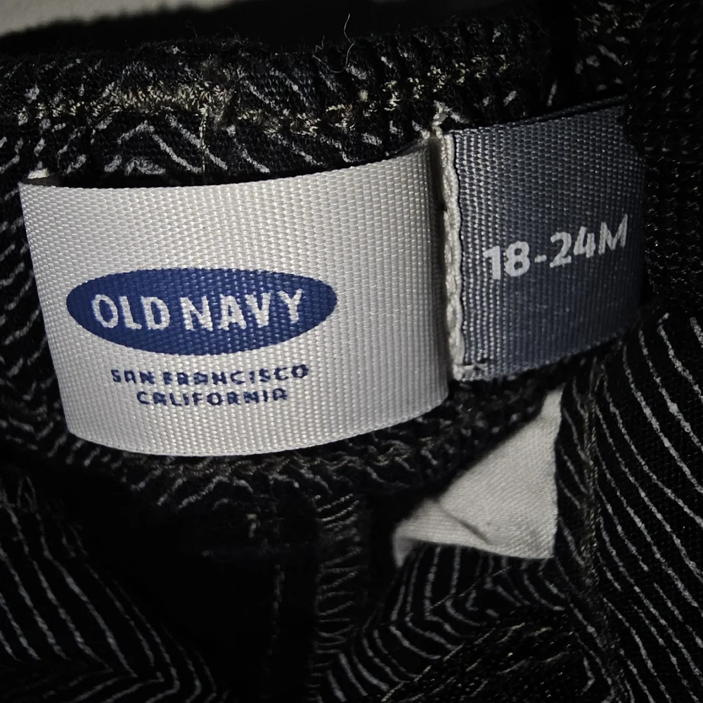 GUC | 18-24M | Old Navy | Black & White Patterned Shorts